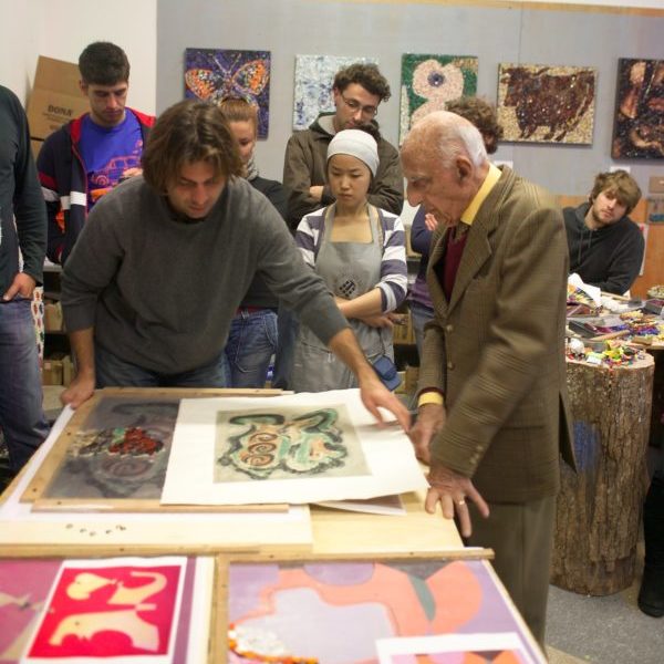 visita Gillo Dorfles alla Scuola Mosaicisti novembre 2009