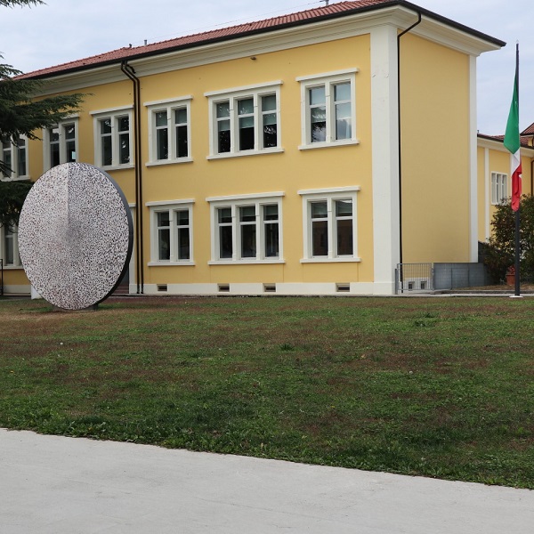 foto della scuola esterno